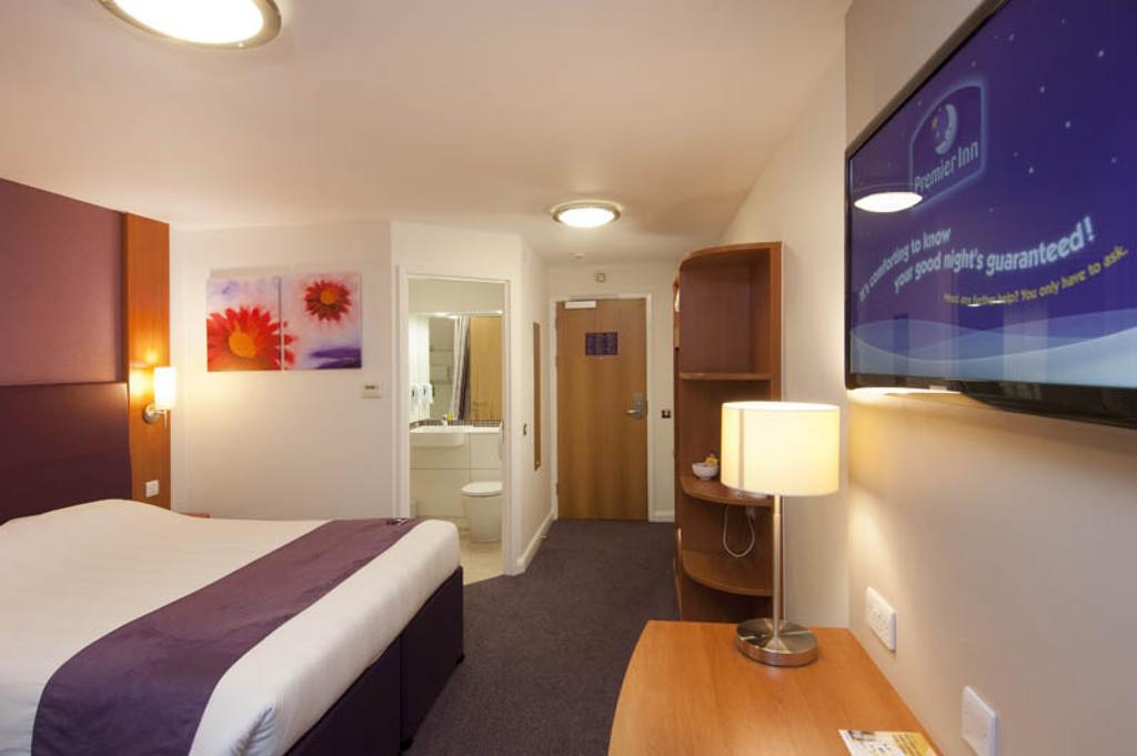 Premier Inn Newcastle Airport South Woolsington Екстериор снимка