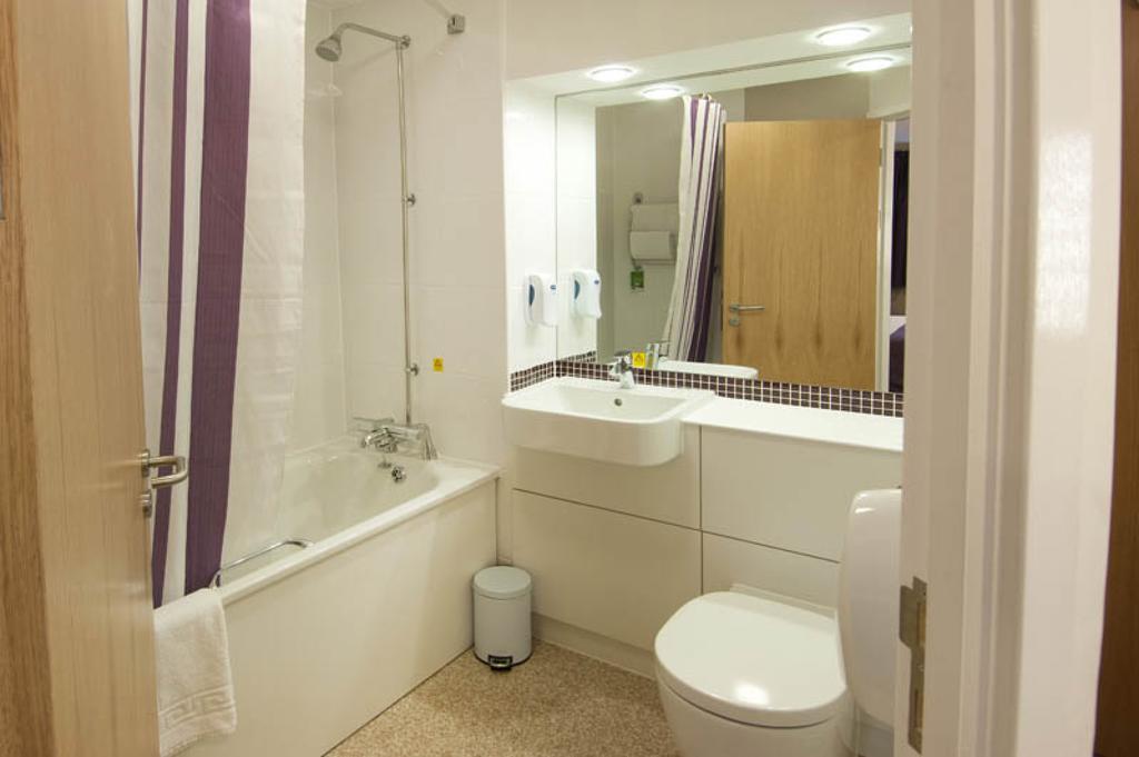 Premier Inn Newcastle Airport South Woolsington Стая снимка